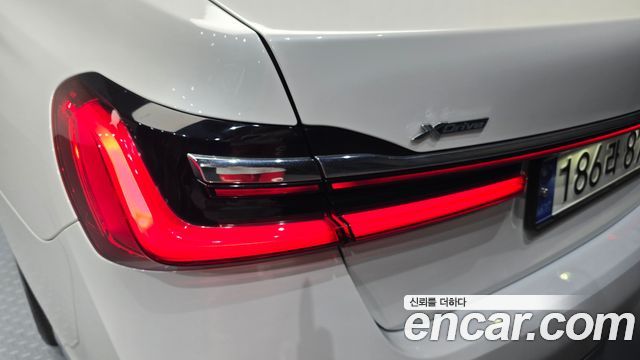 BMW 7-Series 2020 — photo 9