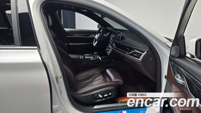 BMW 7-Series 2020 — photo 16