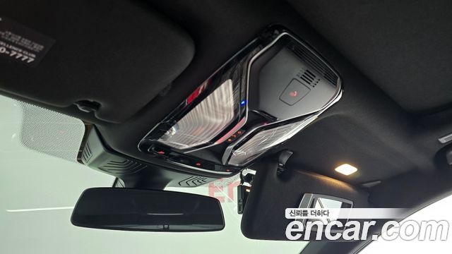 BMW 7-Series 2020 — photo 32