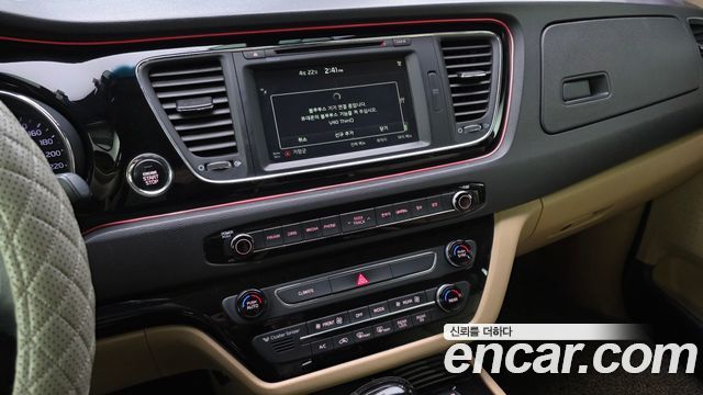 Kia Canival 2016 — photo 14