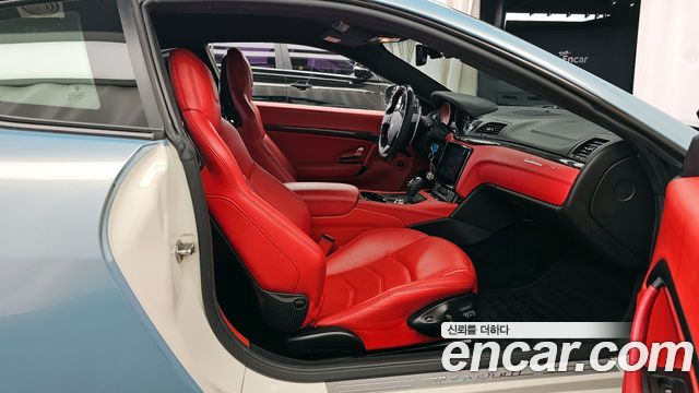 Maserati GranTurismo 2019 — photo 17