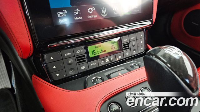Maserati GranTurismo 2019 — photo 33