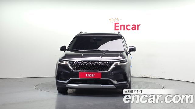 Kia Canival 2023 — photo 3