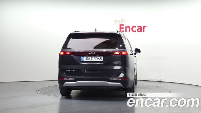 Kia Canival 2023 — photo 4