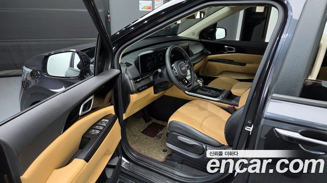 Kia Canival 2023 — photo 10