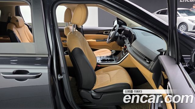 Kia Canival 2023 — photo 12