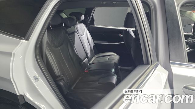 Hyundai Santafe 2023 — photo 16