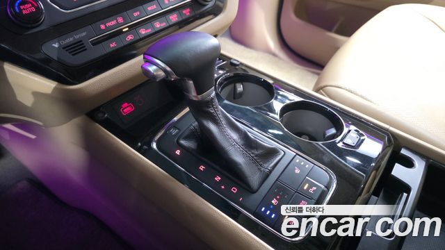 Kia Canival 2017 — photo 9