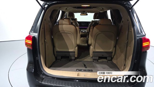 Kia Canival 2017 — photo 20