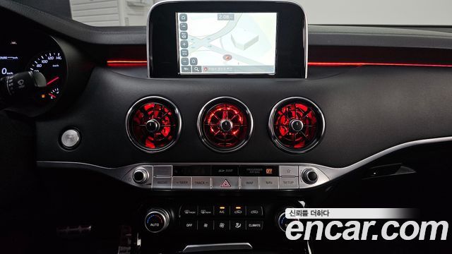 Kia Stinger 2018 — photo 14