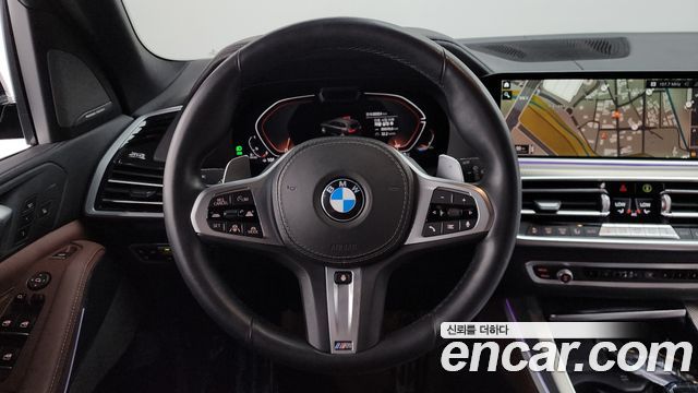 BMW X5 2021 — photo 12