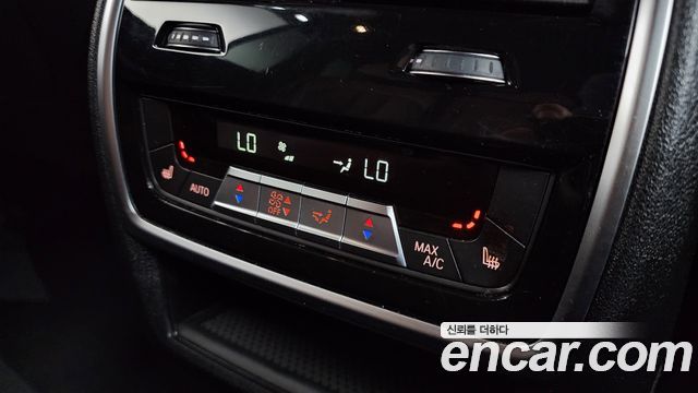 BMW X5 2021 — photo 17
