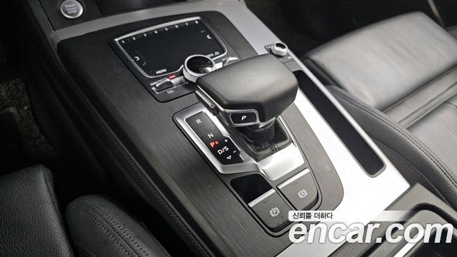 Audi Q5 2020 — photo 12