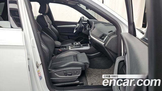 Audi Q5 2020 — photo 17