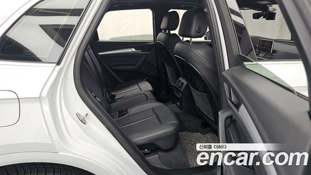 Audi Q5 2020 — photo 18