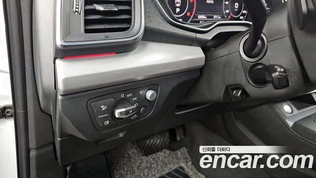 Audi Q5 2020 — photo 22