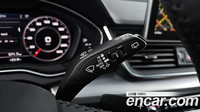 Audi Q5 2020 — photo 29