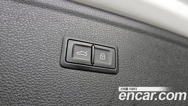 Audi Q5 2020 — photo 33