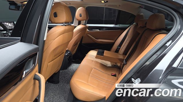 BMW 5-Series 2020 — photo 12