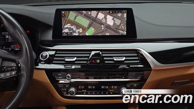 BMW 5-Series 2020 — photo 14