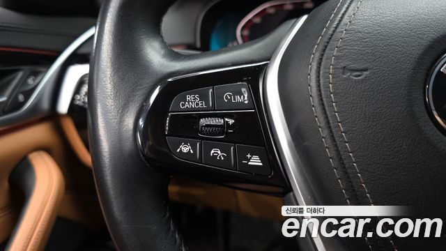 BMW 5-Series 2020 — photo 18