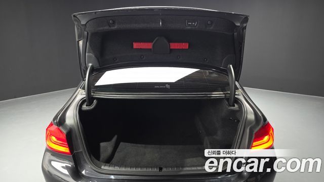 BMW 5-Series 2020 — photo 20