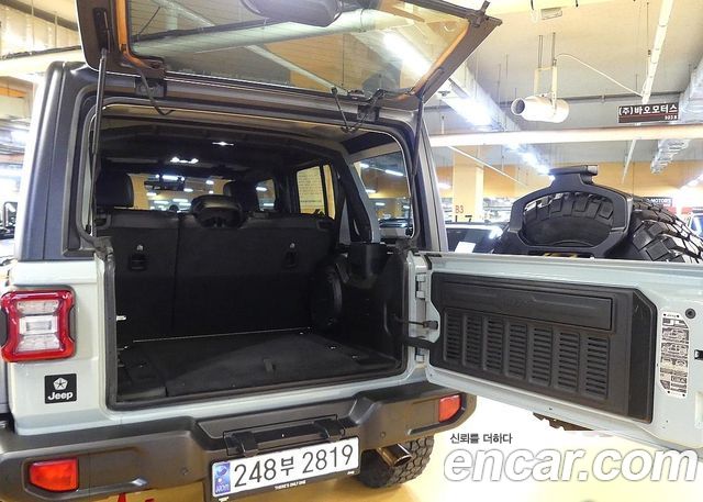 Jeep Wrangler 2023 — photo 4