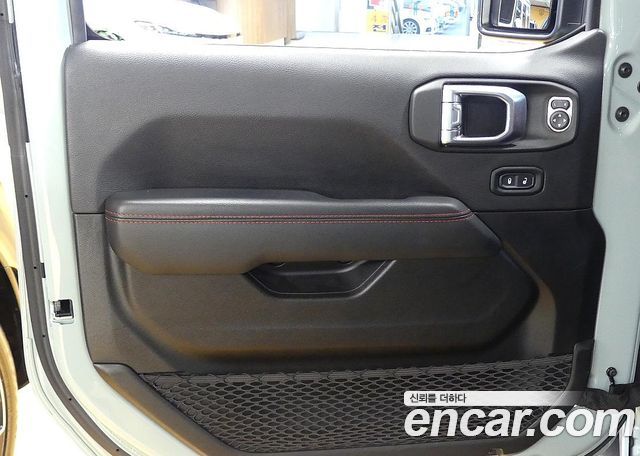 Jeep Wrangler 2023 — photo 11
