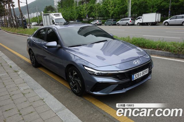 Hyundai AVANTE 2024 — photo 1