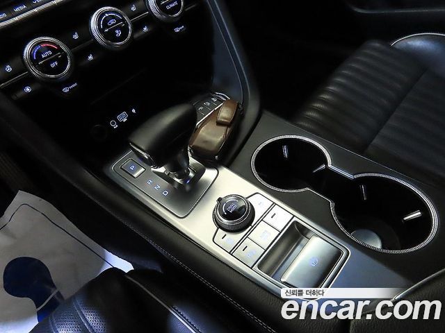 Genesis G70 2019 — photo 12