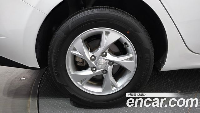 Hyundai AVANTE 2021 — photo 5