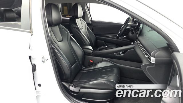 Hyundai AVANTE 2021 — photo 11