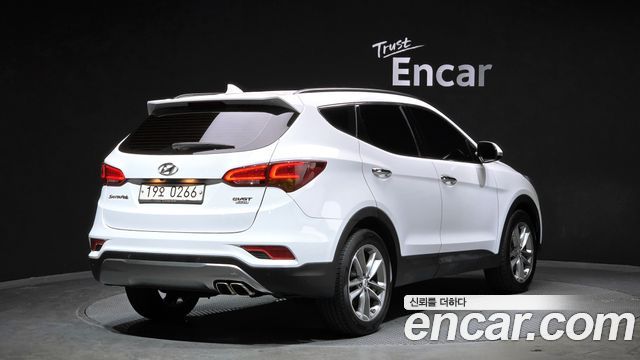 Hyundai Santafe 2017 — photo 2