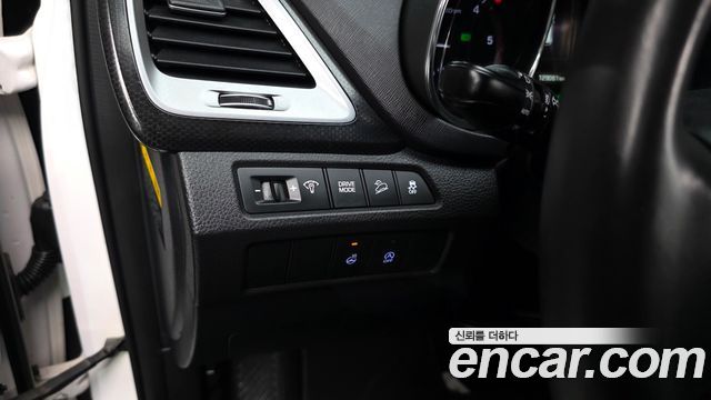 Hyundai Santafe 2017 — photo 16