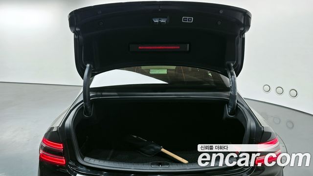 Genesis G80 2022 — photo 27