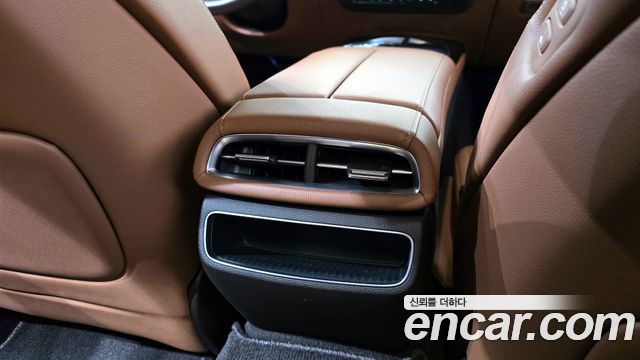 Genesis G80 2022 — photo 30