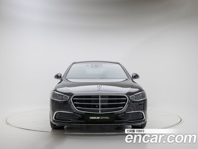 Mercedes-Benz S-Class 2025 — photo 2