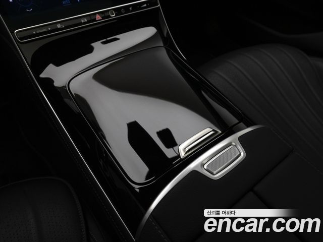 Mercedes-Benz S-Class 2025 — photo 15