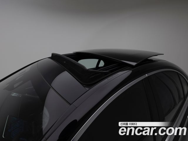 Mercedes-Benz S-Class 2025 — photo 20