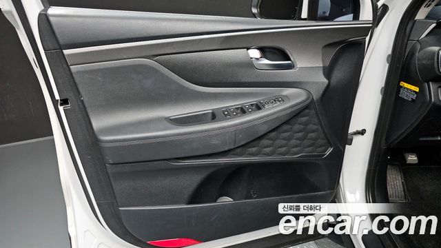 Hyundai Santafe 2019 — photo 14