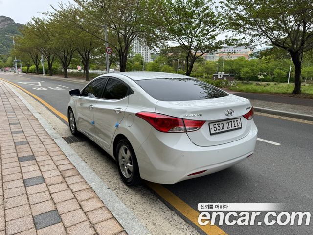 Hyundai AVANTE 2012 — photo 3