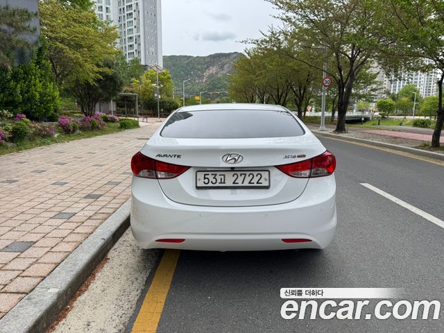 Hyundai AVANTE 2012 — photo 8