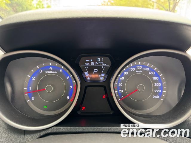 Hyundai AVANTE 2012 — photo 12