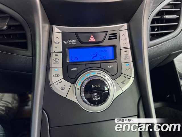 Hyundai AVANTE 2012 — photo 16