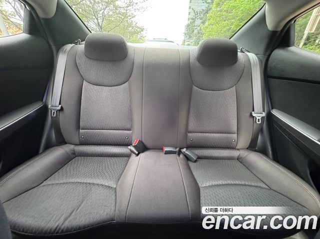 Hyundai AVANTE 2012 — photo 17