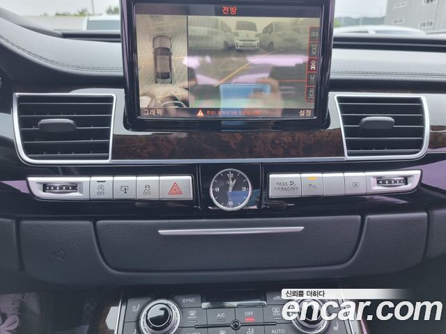 Audi A8 2015 — photo 9