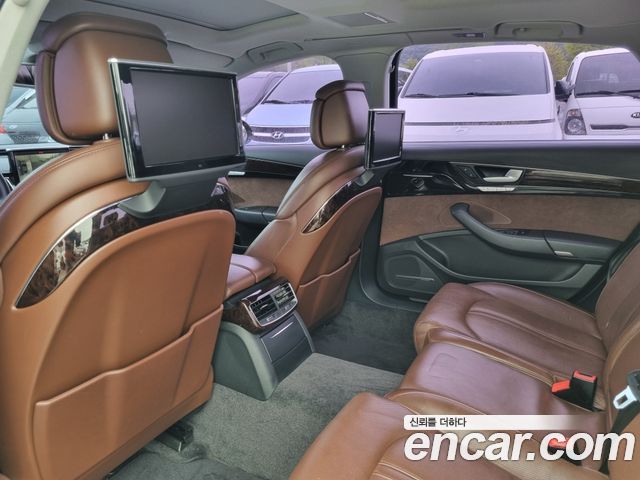 Audi A8 2015 — photo 19