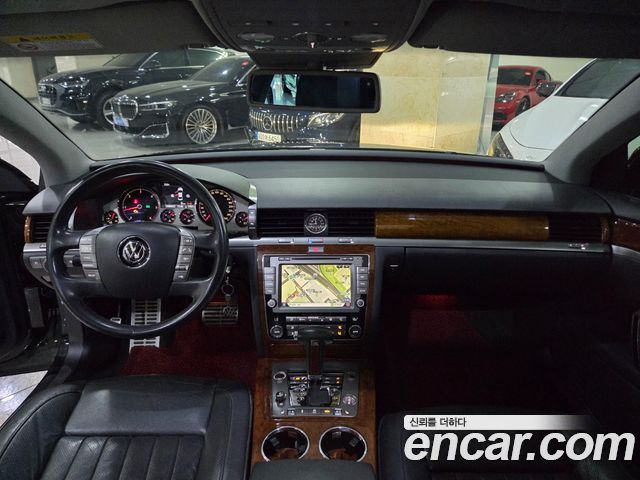 Volkswagen Phaeton 2011 — photo 8