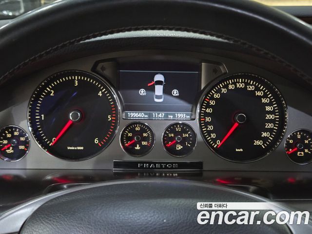 Volkswagen Phaeton 2011 — photo 10