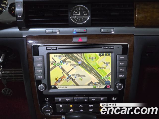 Volkswagen Phaeton 2011 — photo 11